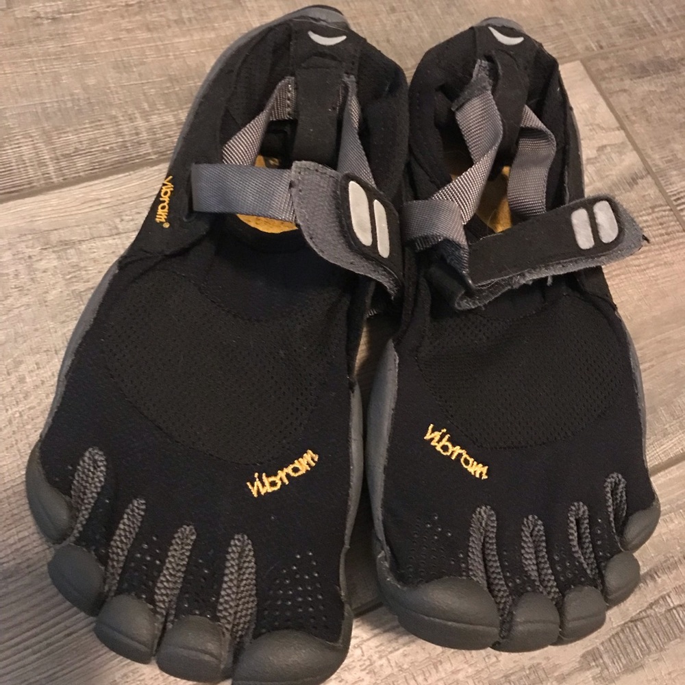 Vibram Five Finger Black Velcro Shoes 38
